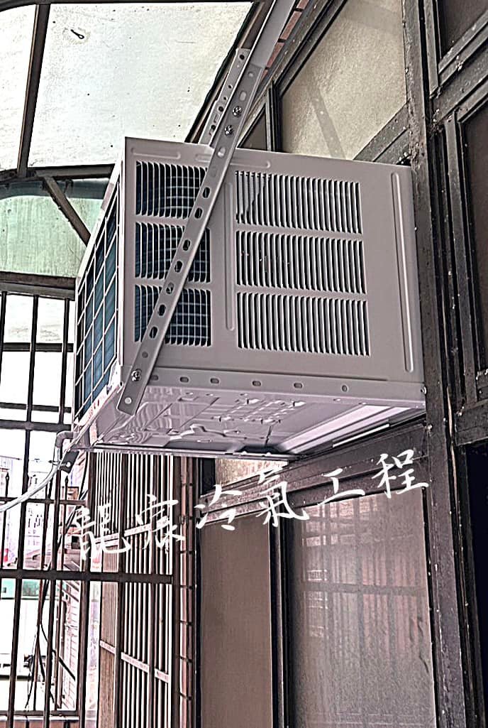 中壢公寓・窗型冷氣精準水平安裝施工照片